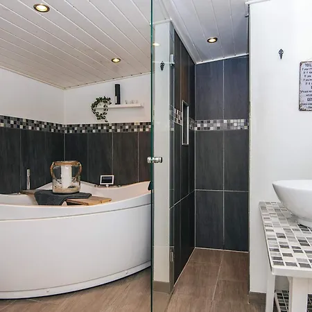 Дом отдыха 4 Star In Hemmet Falen